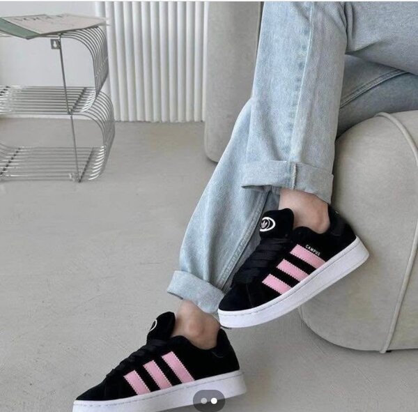 Baskets Campus noires et roses