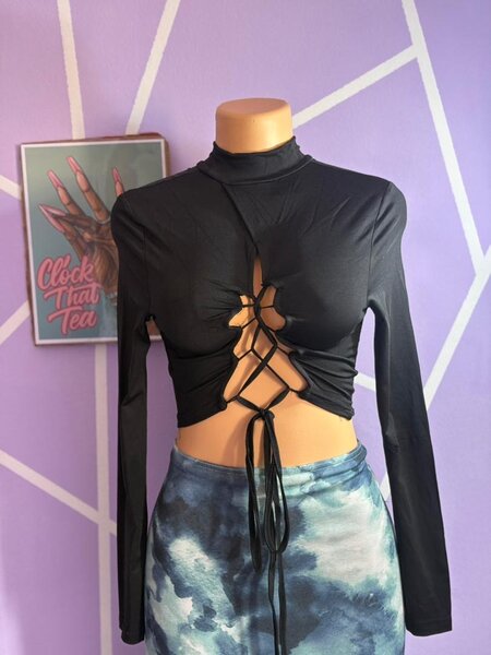 Top noir sexy à lacets