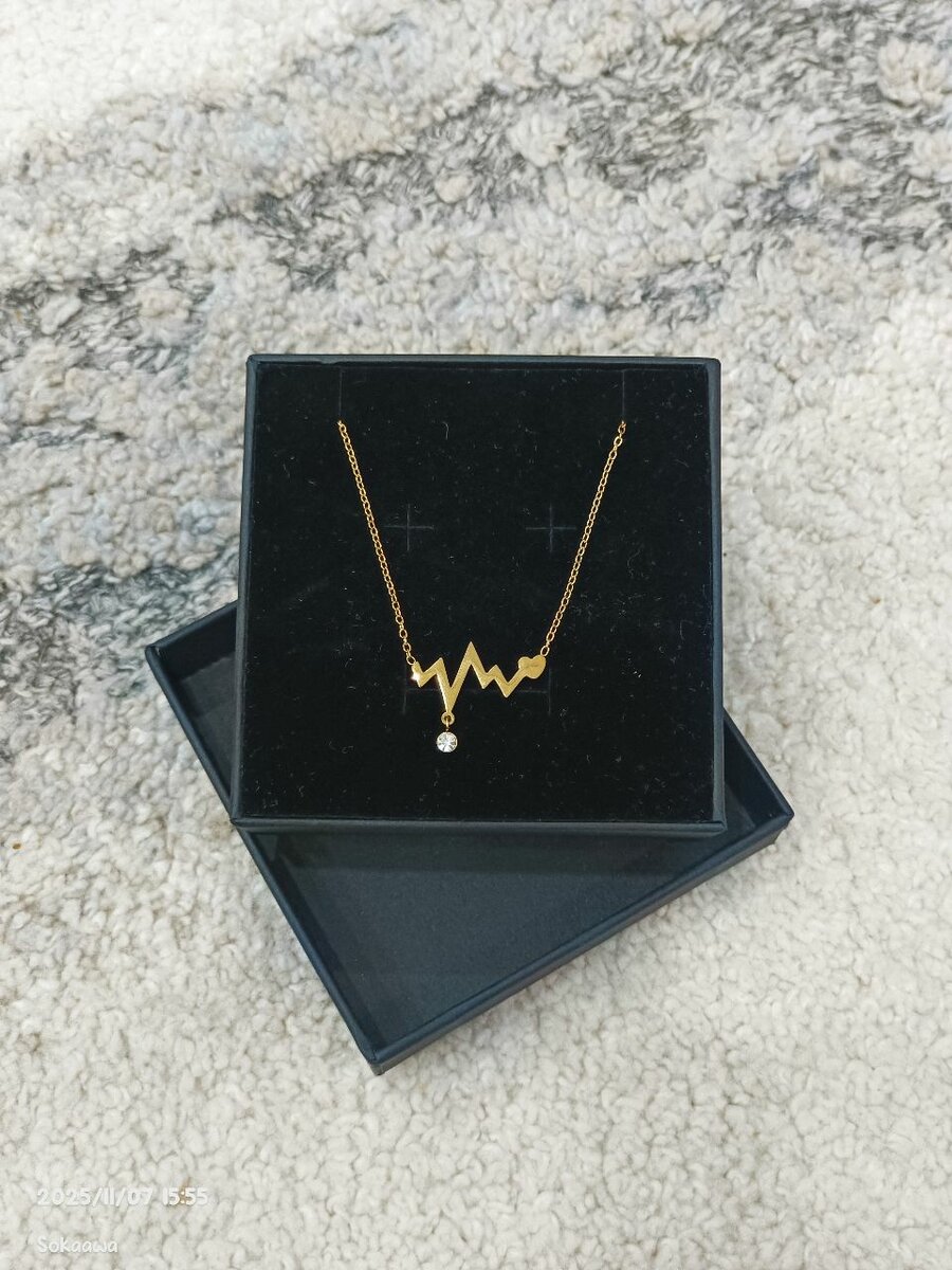 Collier en or chic et élégant