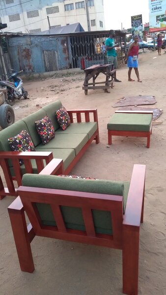 Set salon bois et coussins