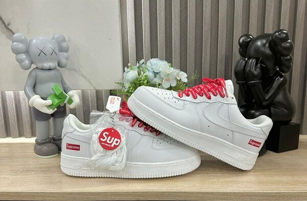 Airforce 1 X Supreme white