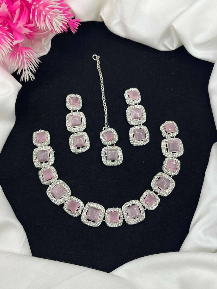 Ladies wedding set Necklace and earrings