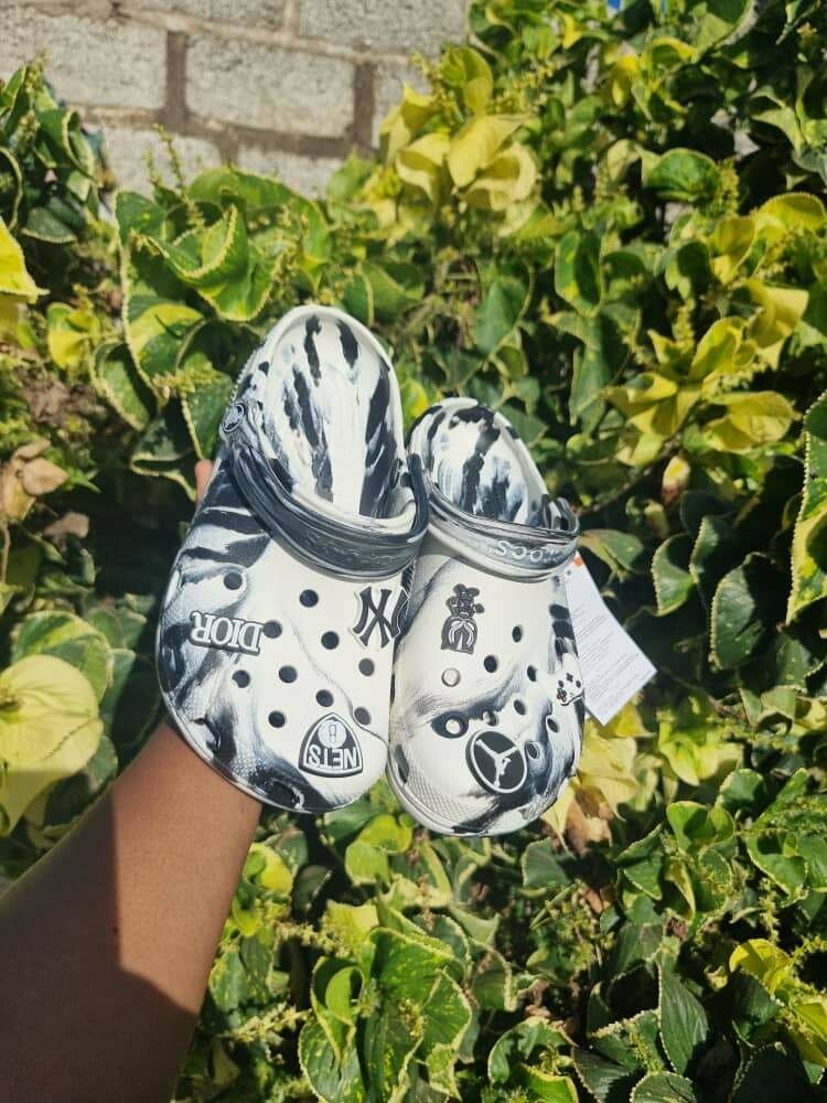 Marble Classic Crocs