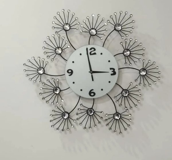 Luxury Flower Shape Diamond Round Quartz Clock Art Wall Clock Mute Home Living Room Decor