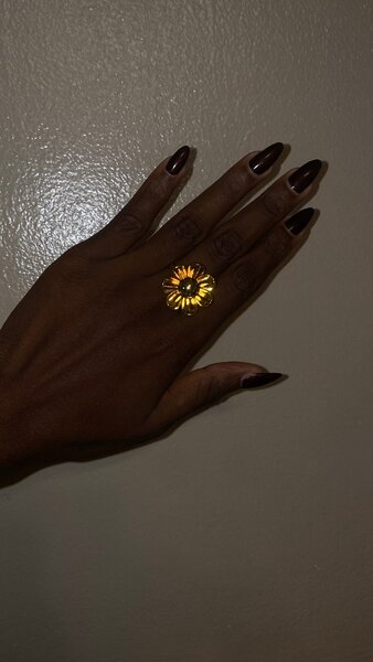 Anneaux élégants dorés