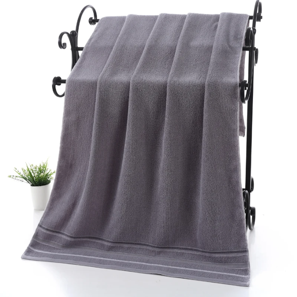 Serviette de bain douce grise
