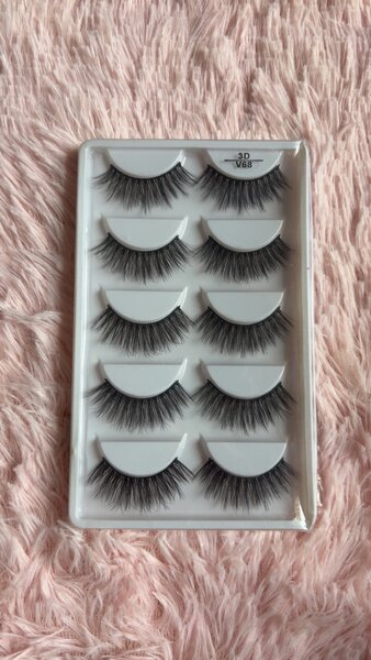 Faux cils
