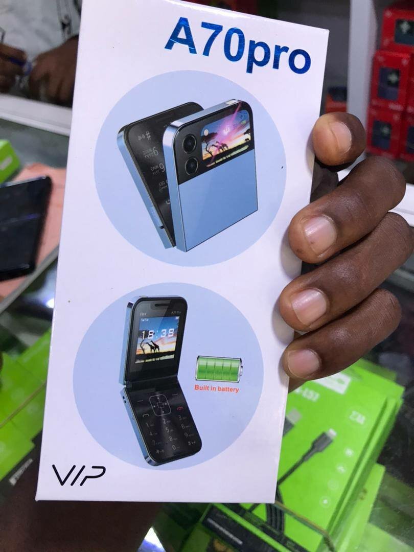 Téléphones bescla pliable 4 puces