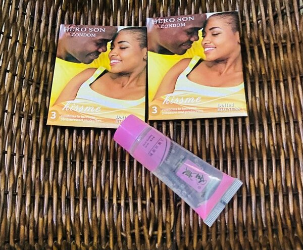 Préservatifs + lubrifiant