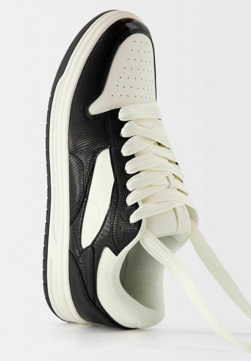 Baskets Noires et Blanches