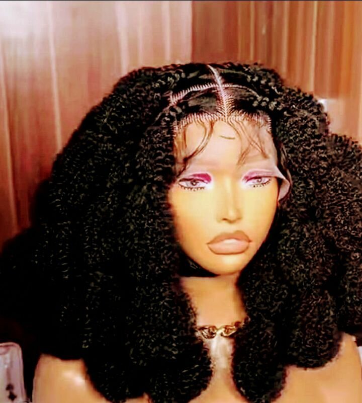 Perruque bouclée Volume XXL