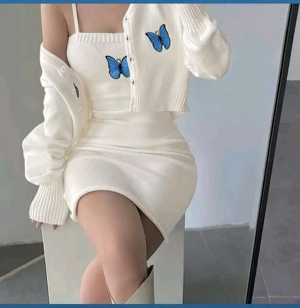 Robe pull avec papillons