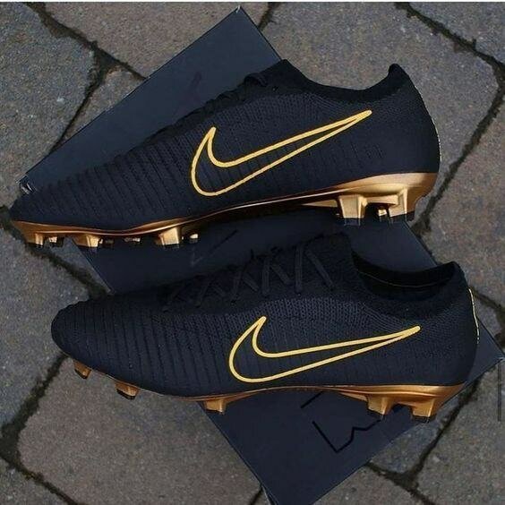 Chaussures de foot élégantes