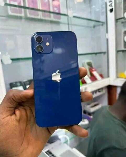 iPhone 12 simple