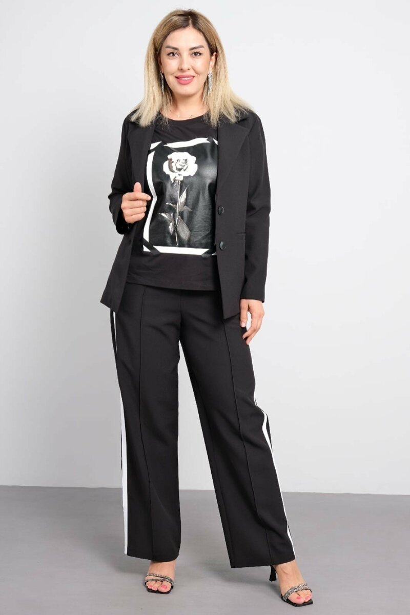 Костюм тройка