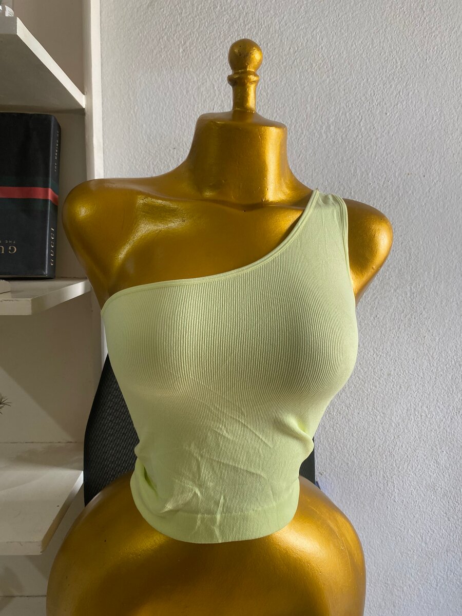 Top asymétrique élégant