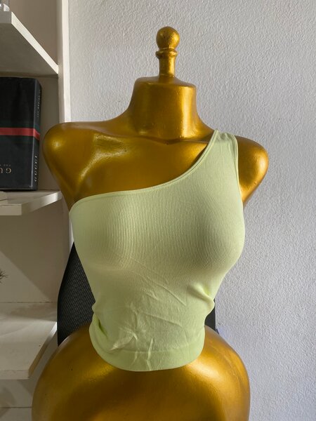 Top asymétrique élégant