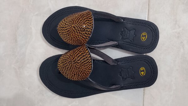 Tongs en cuir élégants