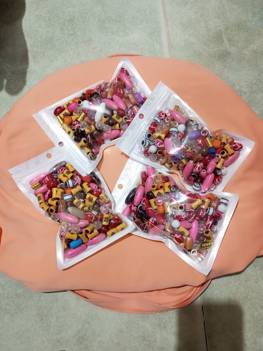 L unité de perles colorées