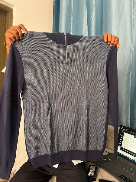 Pull à col zippé élégant