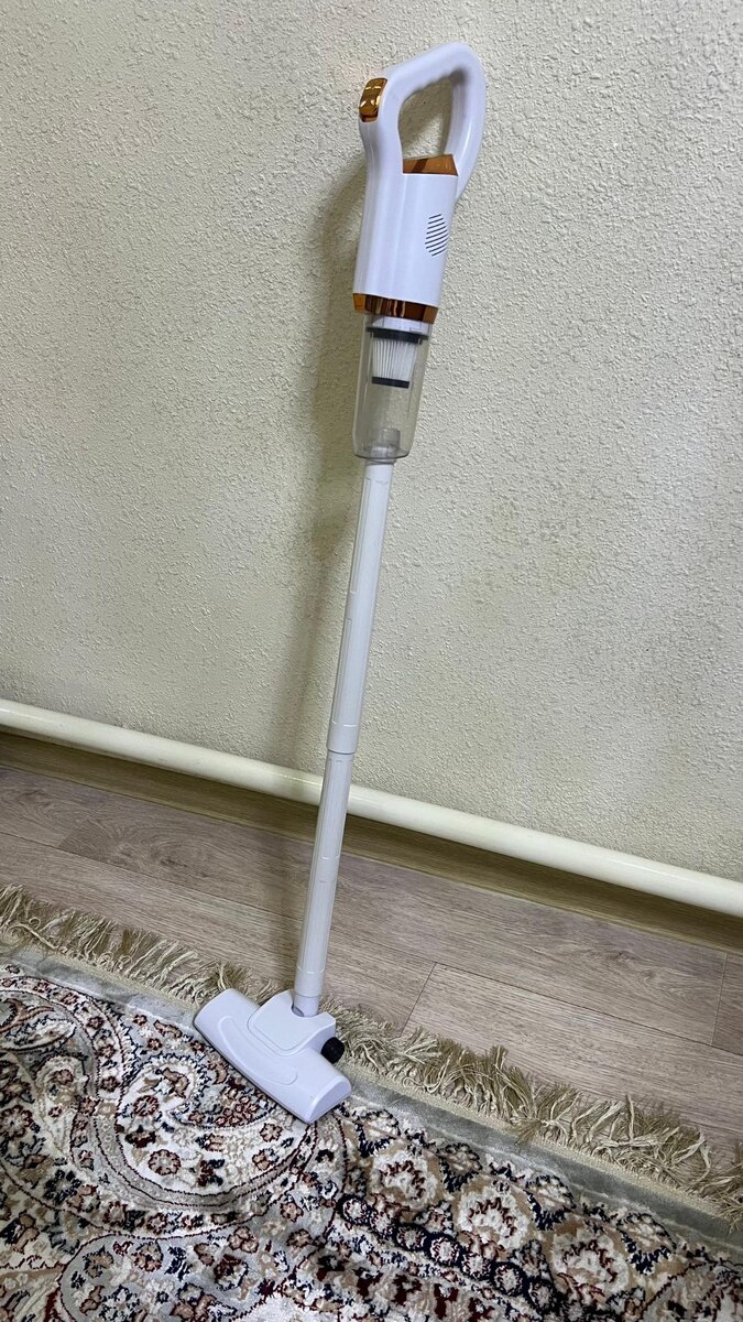 Портативный автомобильный пылесос