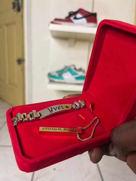 bracelet avec codes code Qr