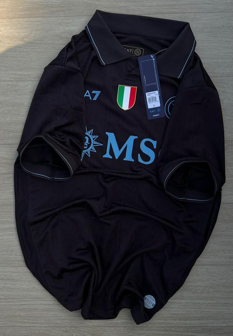 Maillot de football noir