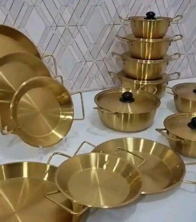 Ensemble de Casseroles Modernes