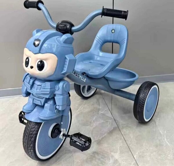 Tricycle Enfant Robot Design
