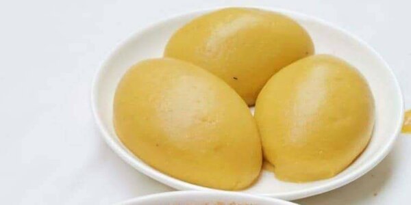 Foutou et soupe d'aubergine