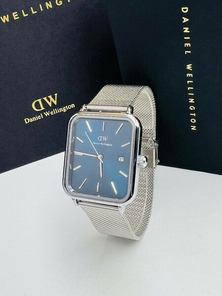 UNE MONTRE DANIEL WELLINGTON HOMME ET FEMME