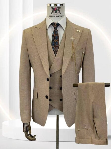 Costume élégant trois pièces