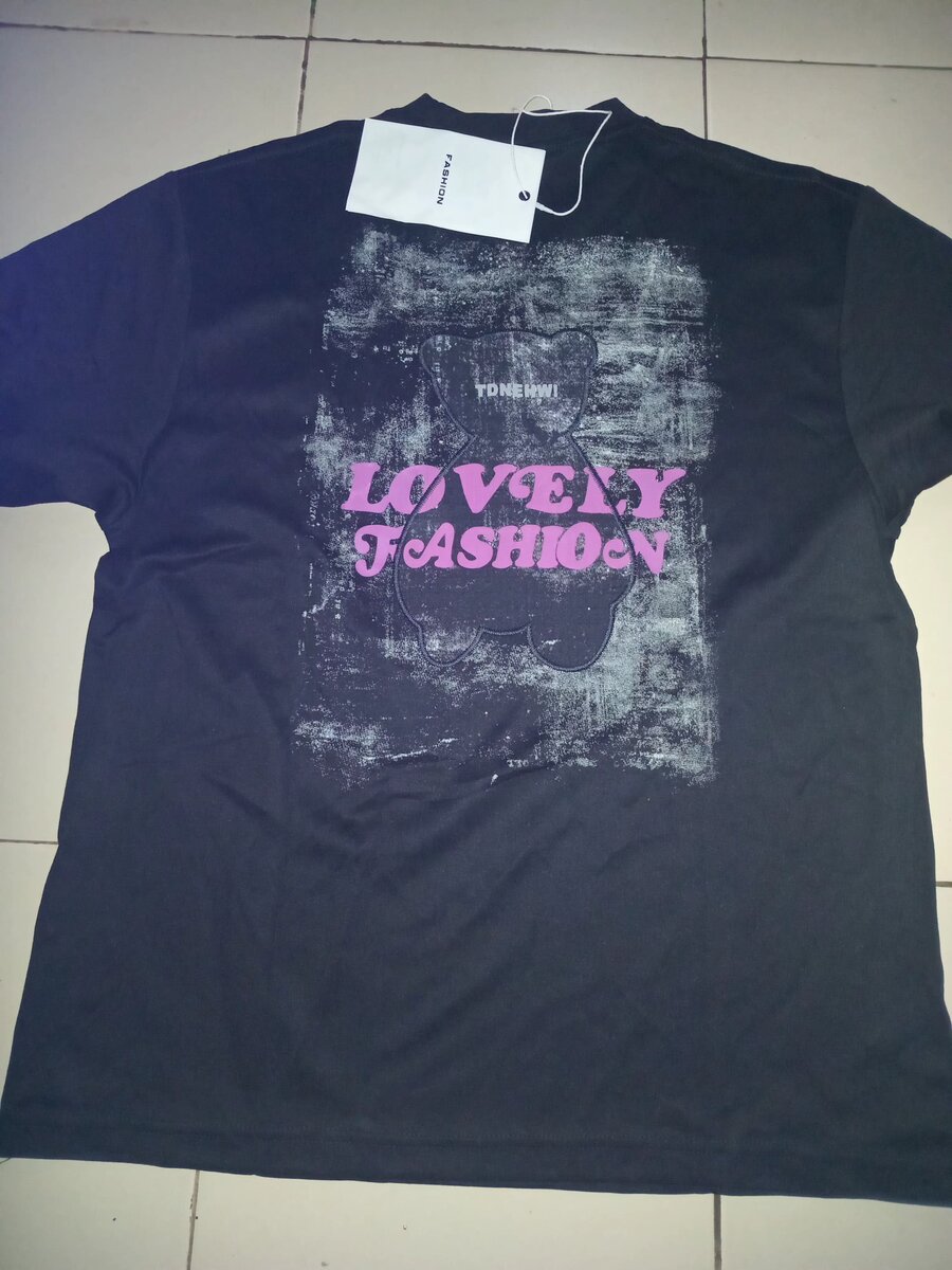 T-shirt noir imprimé mode