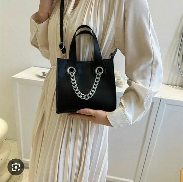 Sac à main élégant chaîne