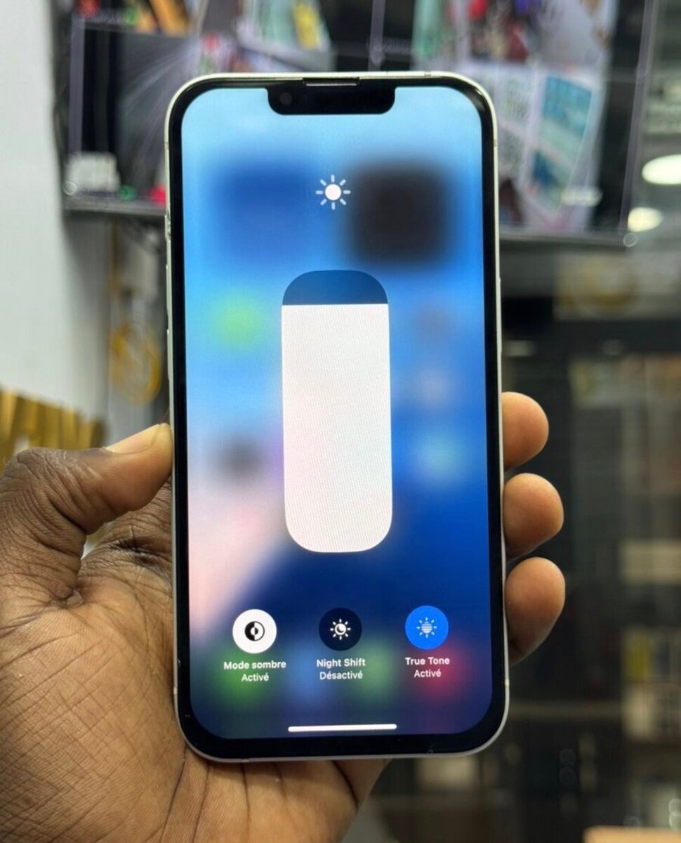 iPhone ultime modèle blanc