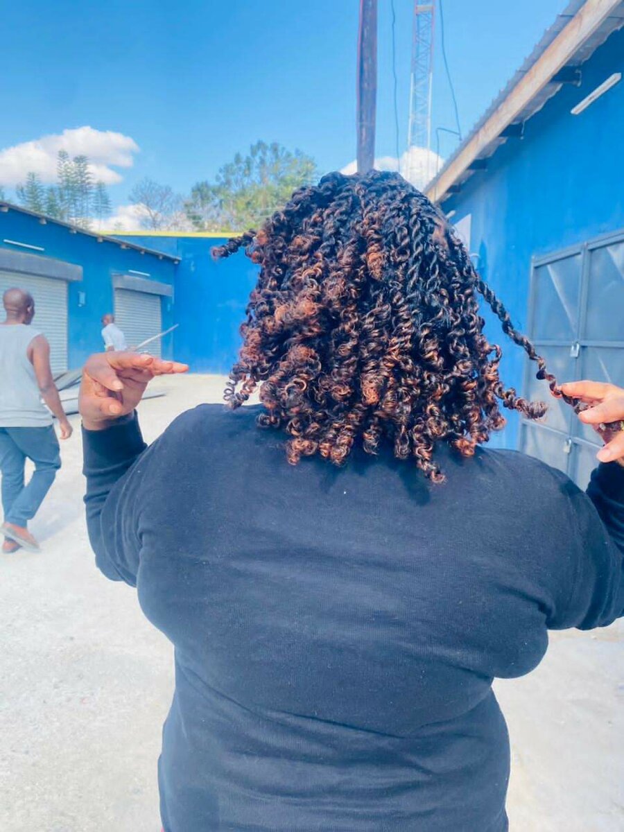 Passion twists neck length