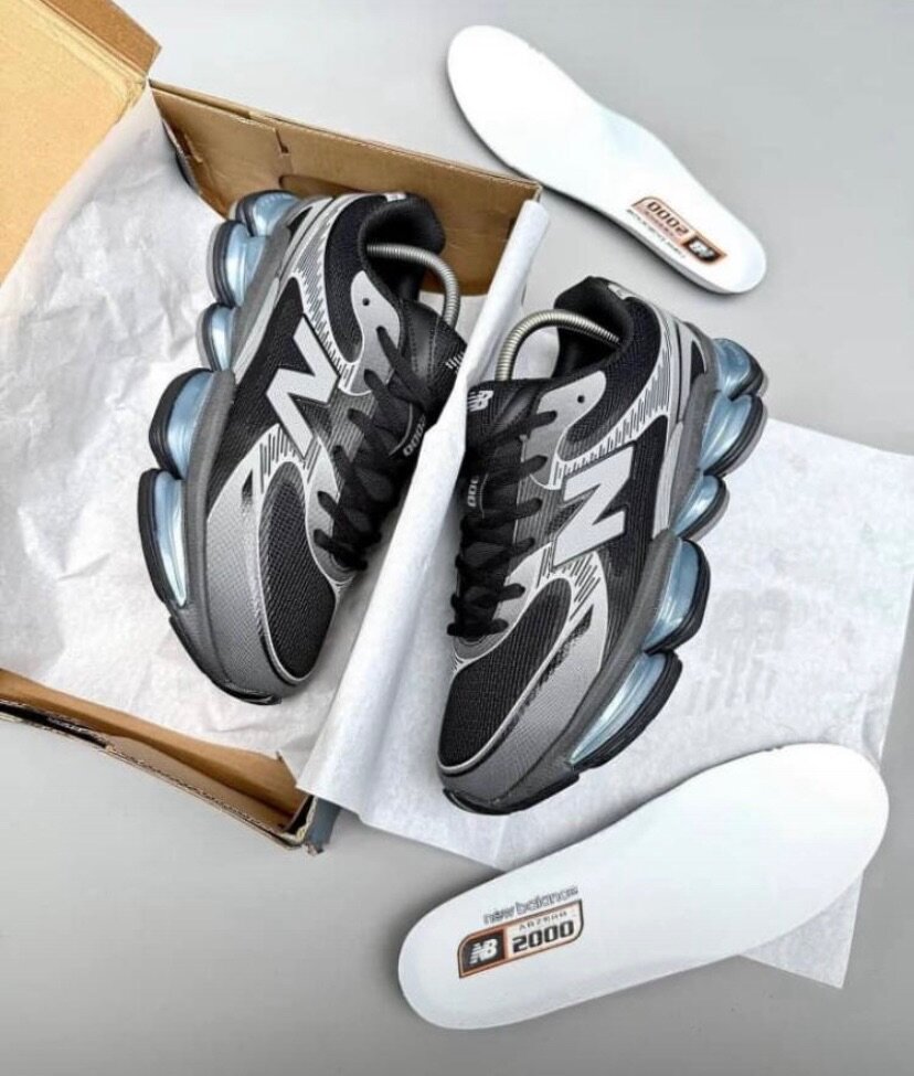 New Balance 2000