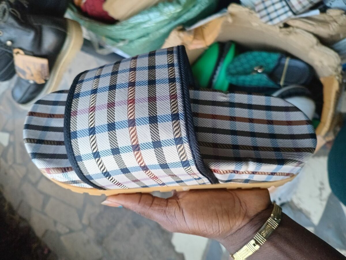 Fashionable luxury men slide comforter