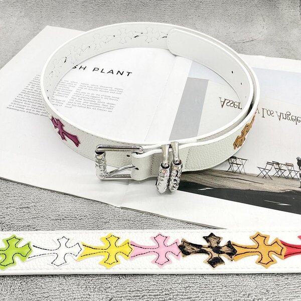 Ceinture tendance en cuir avec motifs croix