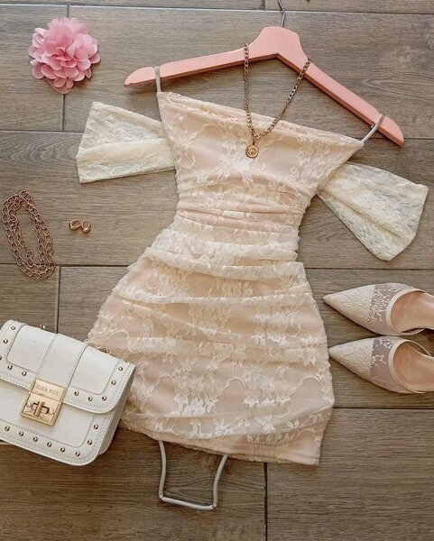 Robe en dentelle élégante