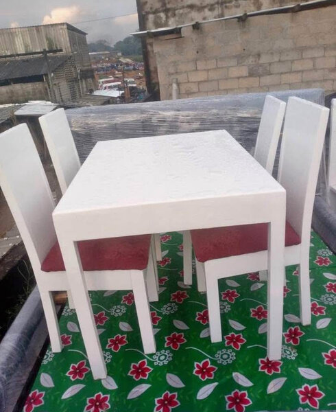 Ensemble Table et Chaises Moderne