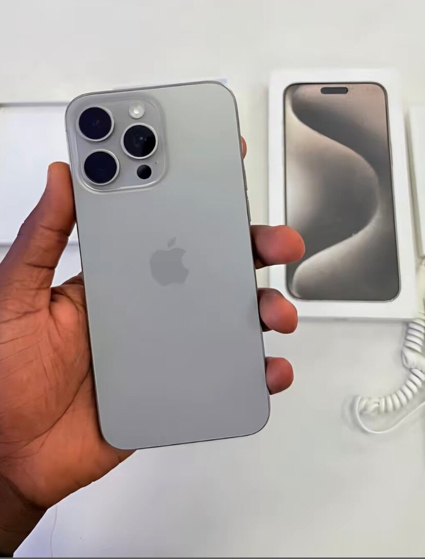 iPhone 15 Pro Max - Excellent