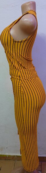 Robe rayée sans manches