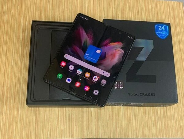 Samsung Galaxy Z Fold 3