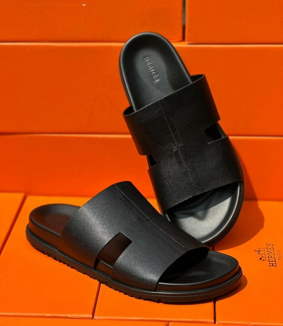 Louis Vuitton, Gucci, Louboutin,etc...