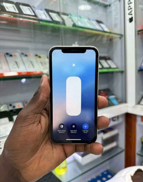 iPhone XR Blanc 64 Go