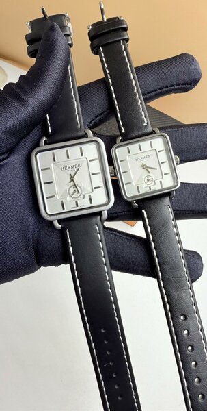 Montres carrées Hermes élégant