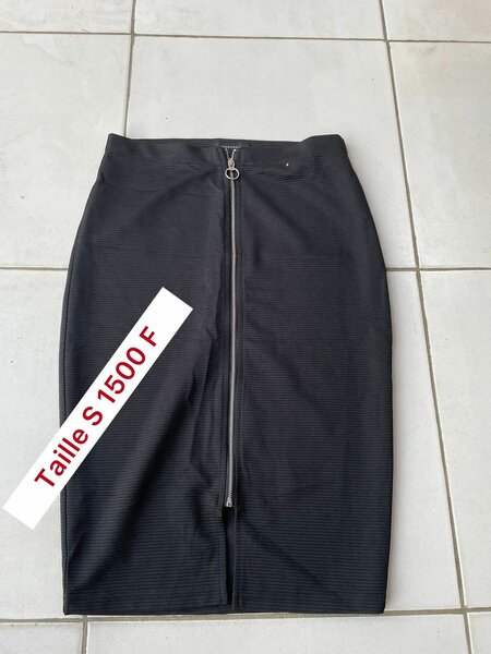 Jupe crayon noire élégante