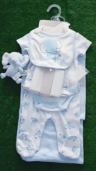 Dispo nos kit naissance de 9 pièces