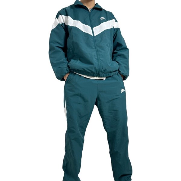 Ветровка Nike